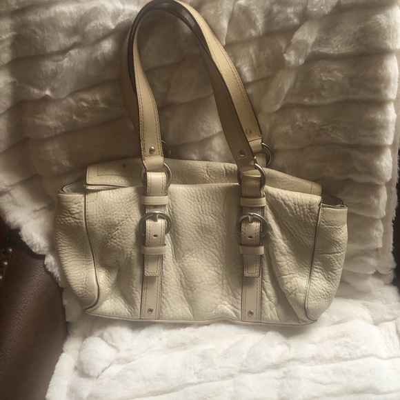 Coach - Picture 2 of 4